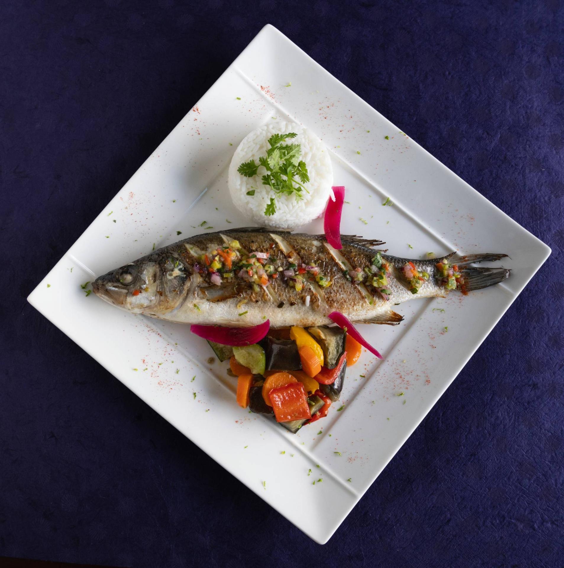 Poisson entier cuisiné au Ô Kalypso